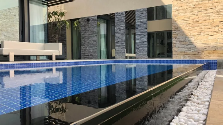 Over flow pool company in Dubai